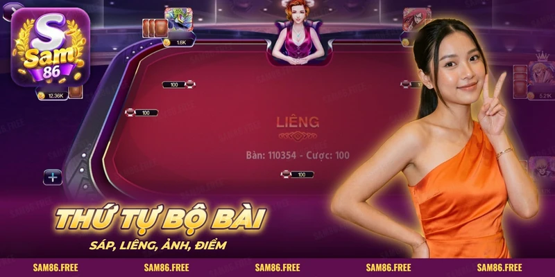 Bàn Liêng trực tuyến nhiều người chơi quanh mặt bàn đỏ